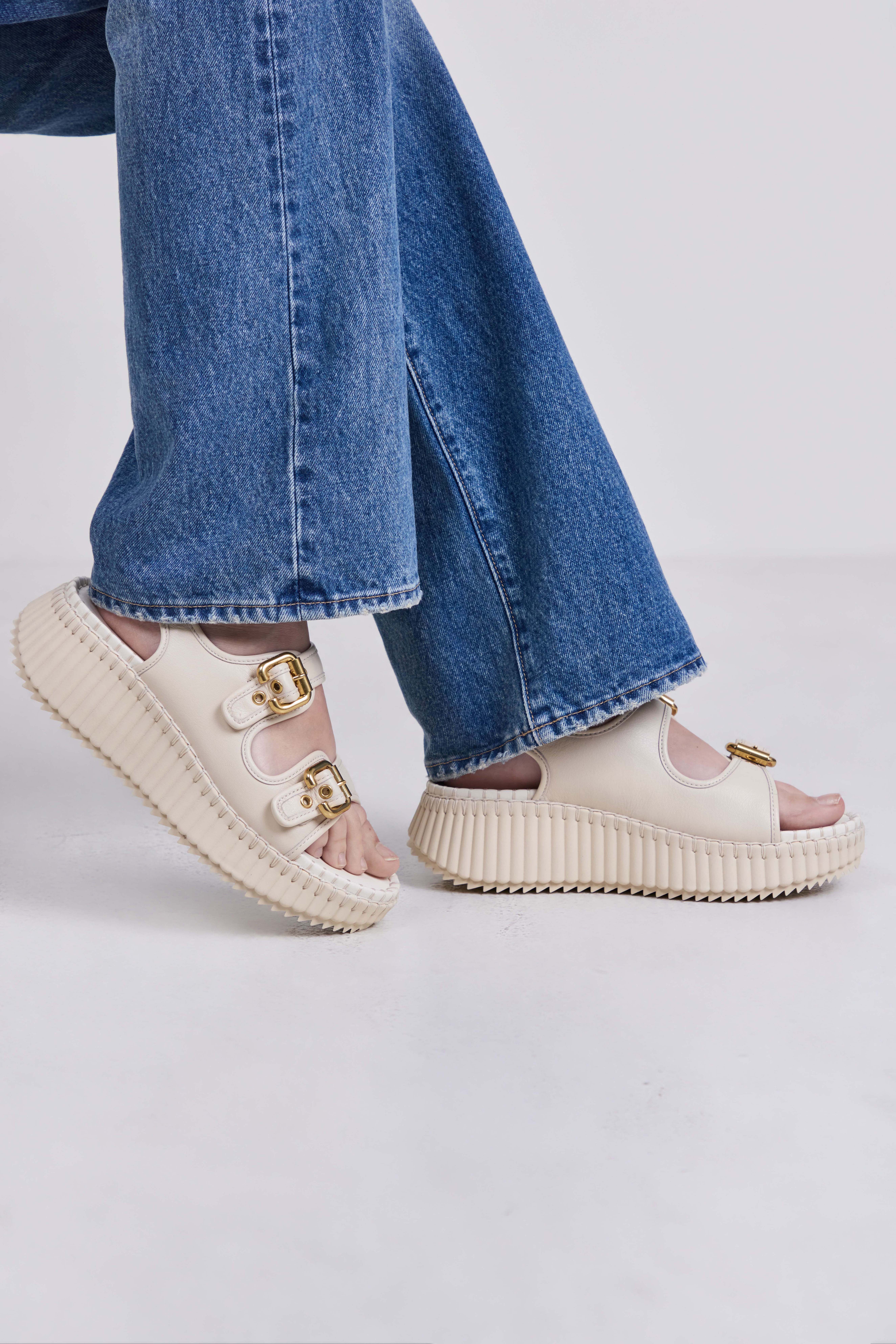 סנדלי פלטפורמה נמה